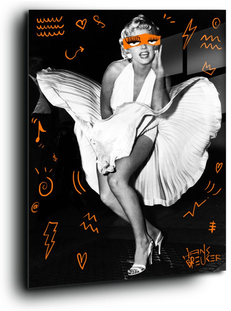 Marilyn orange street