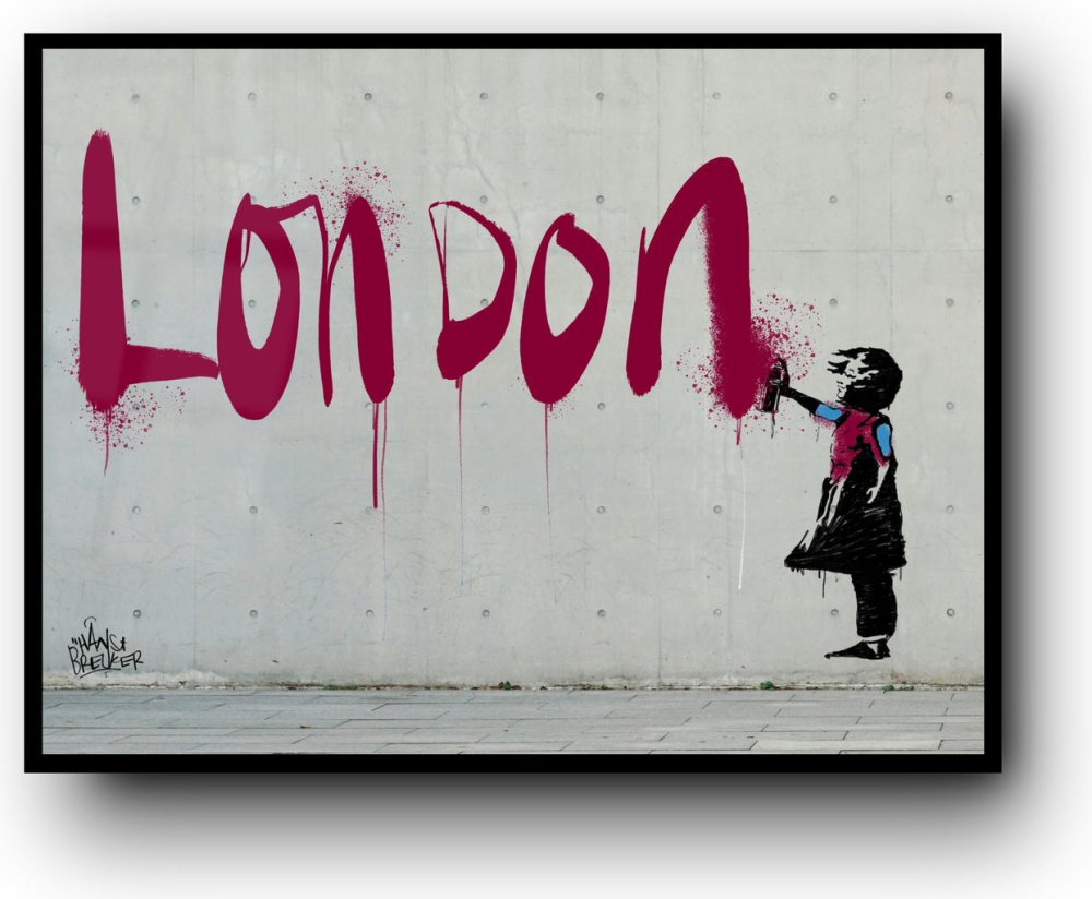 London Spraycan Girl – Westham United Inspired Street Art